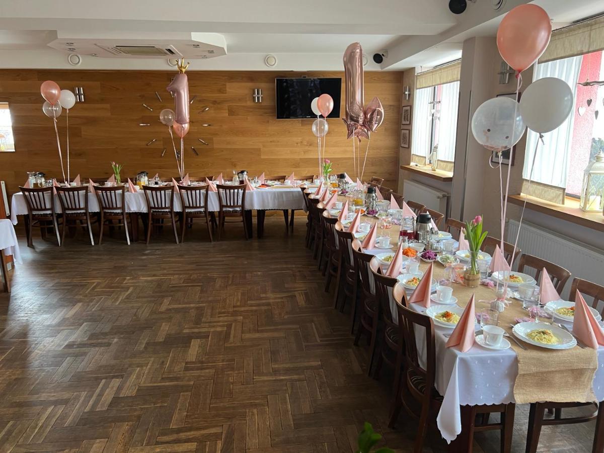 Ludowa Restauracja & Noclegi Kietrz 外观 照片